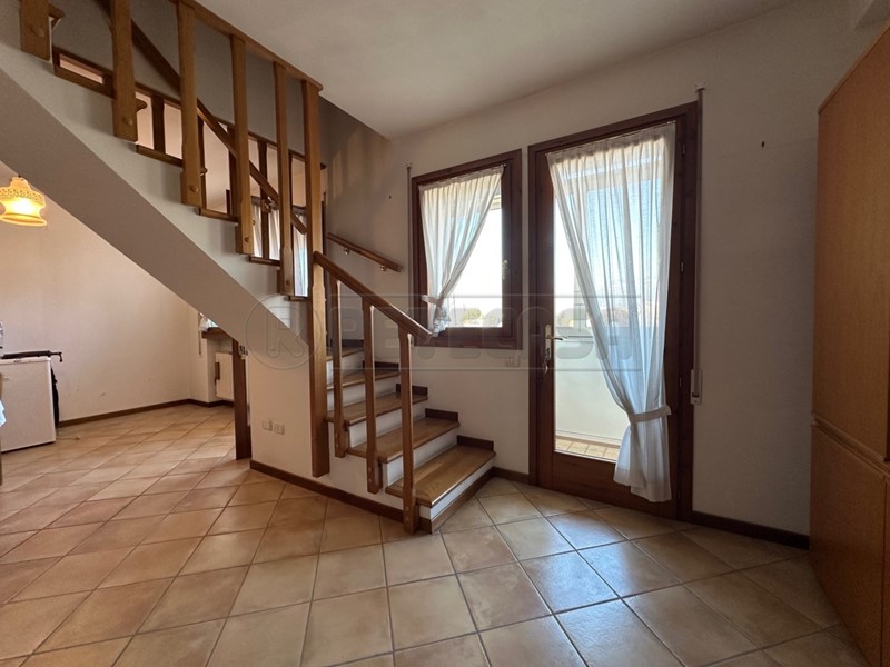 Bilocale in Vendita a Bassano del Grappa, 125'000€, 75 m², con Box