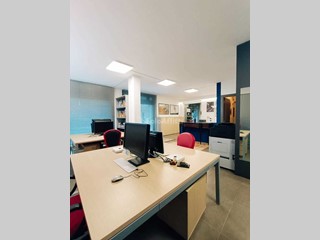 Capannone in Affitto a Chieri, zona Centro, 2'000€, 140 m²