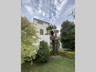 Villa in Vendita a Cepagatti, 299'000€, 400 m²