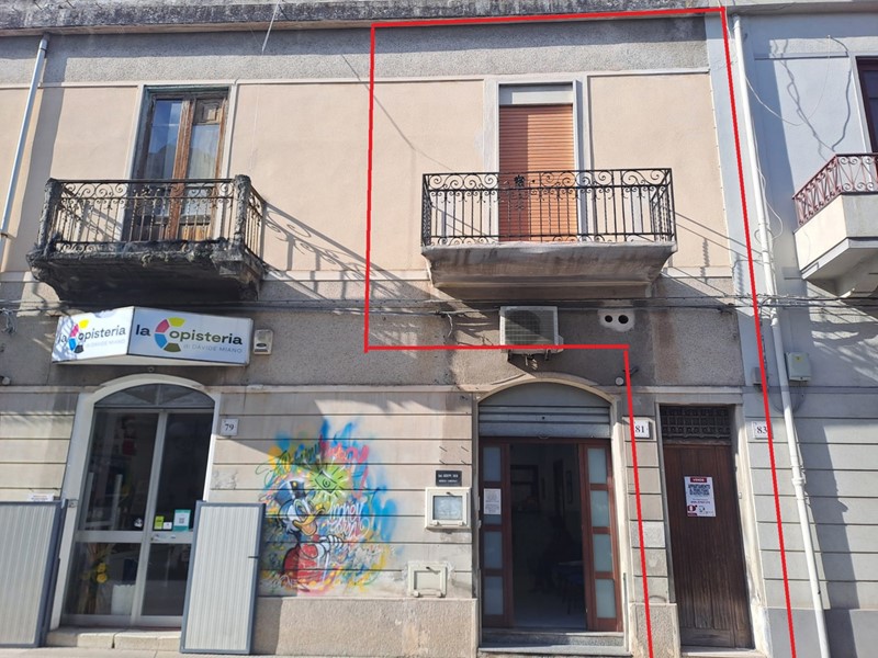 Trilocale in Vendita a Barcellona Pozzo di Gotto, 45'000€, 90 m²
