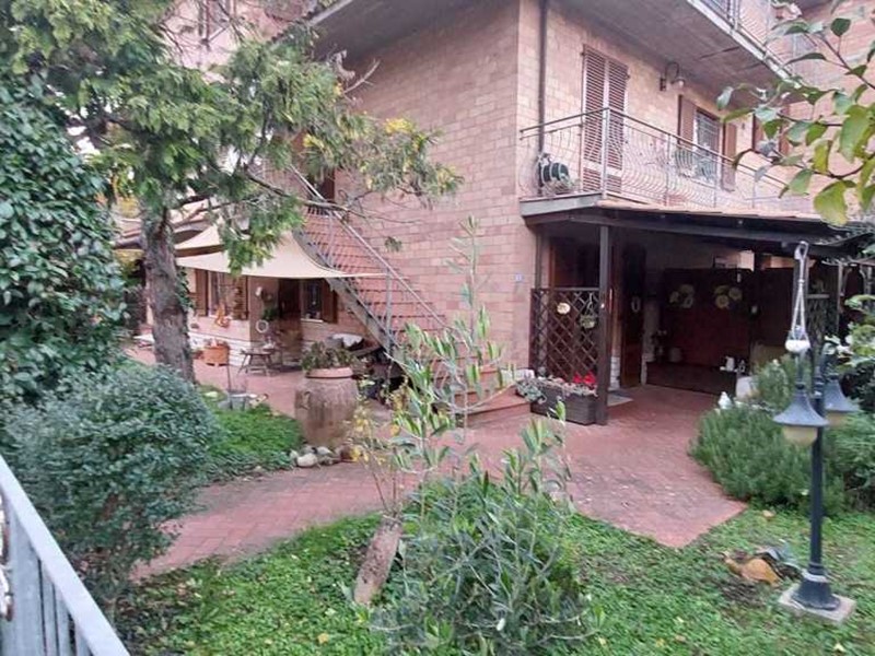 Appartamento in Vendita a Asciano, 278'000€, 175 m², con Box