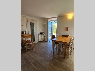 Quadrilocale in Vendita a Vezzano Ligure, zona Vezzano Basso, 95'000&euro;, 59 m²