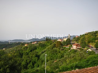 Appartamento in Vendita a Vezzano Ligure, 165'000€, 110 m²