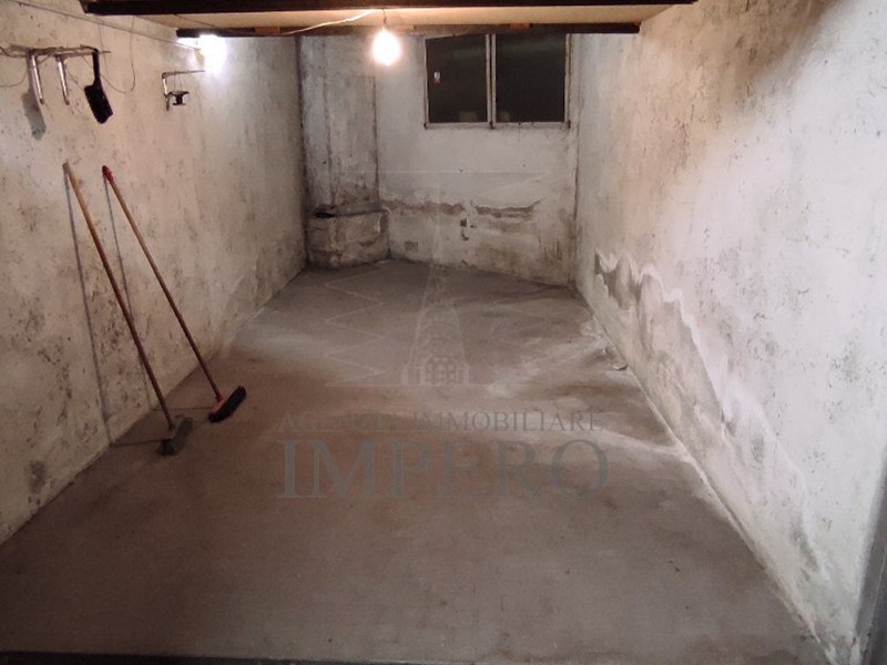 Box in Vendita a Ventimiglia, zona Logge, 30'000€, 17 m²