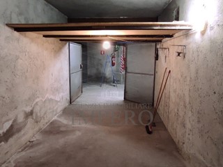 Box in Vendita a Ventimiglia, zona Logge, 30'000€, 17 m²