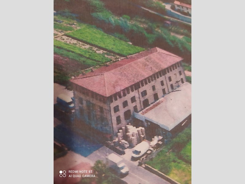 Immobile commerciale in Vendita a Pescia, 450'000€