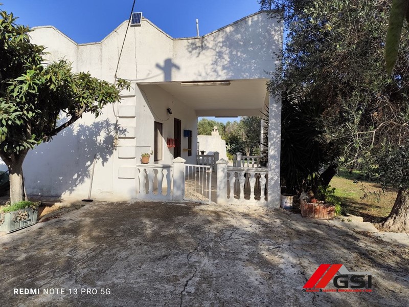 Casale in Vendita a Latiano, 75'000€, 