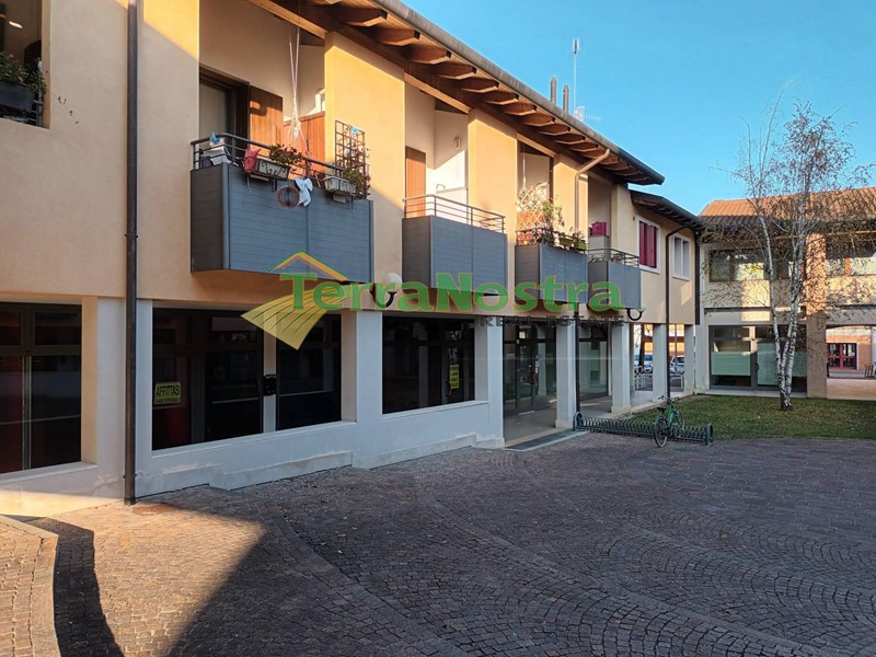 Attività commerciale in Vendita a Maniago, 60'000€, 80 m²