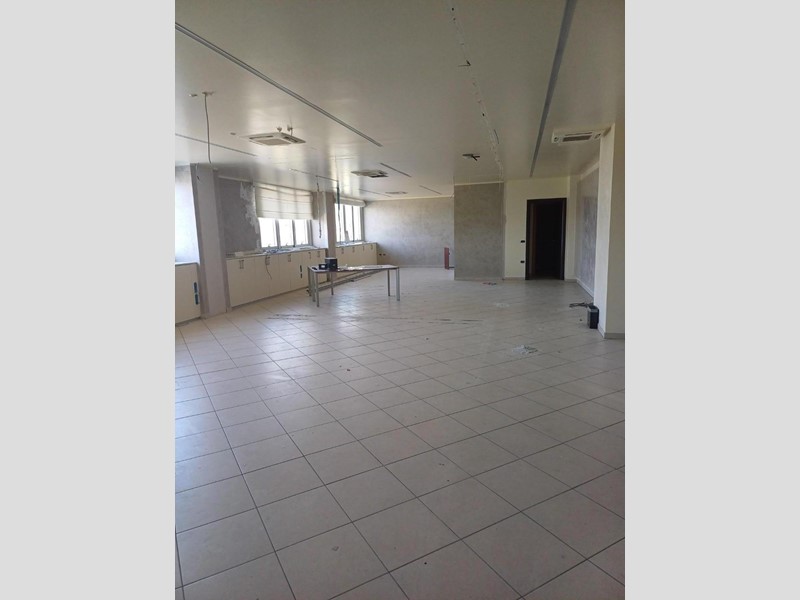 Ufficio in Vendita a Cascina, 170'000€, 144 m²