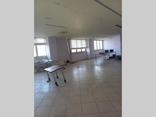 Ufficio in Vendita a Cascina, 150'000€, 127 m²