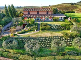 Casale in Vendita a Certaldo, 890'000€, 240 m², arredato, con Box