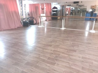 Immobile commerciale in Affitto a Calcinaia, 700€, 77 m²