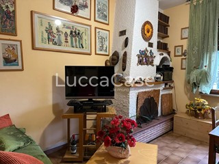 Quadrilocale in Vendita a Lucca, zona Sesto di Moriano, 130'000€, 80 m², con Box