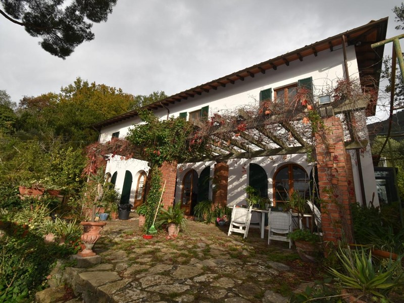 Casa di corte in Vendita a San Giuliano Terme, 650'000€, 350 m², con Box