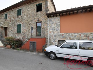 Casa Indipendente in Vendita a Lucca, zona Saltocchio, 77'000€, 55 m²