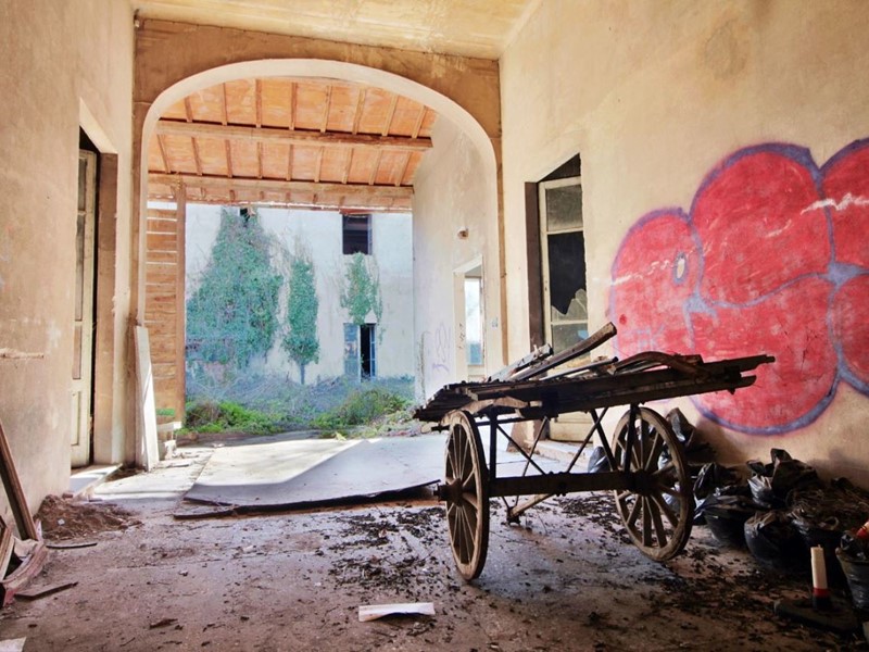 Casa di corte in Vendita a Cascina, 450'000€, 2400 m²