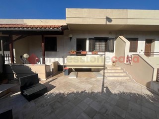 Villetta a schiera in Vendita a Valenzano, 255'000€, 160 m²