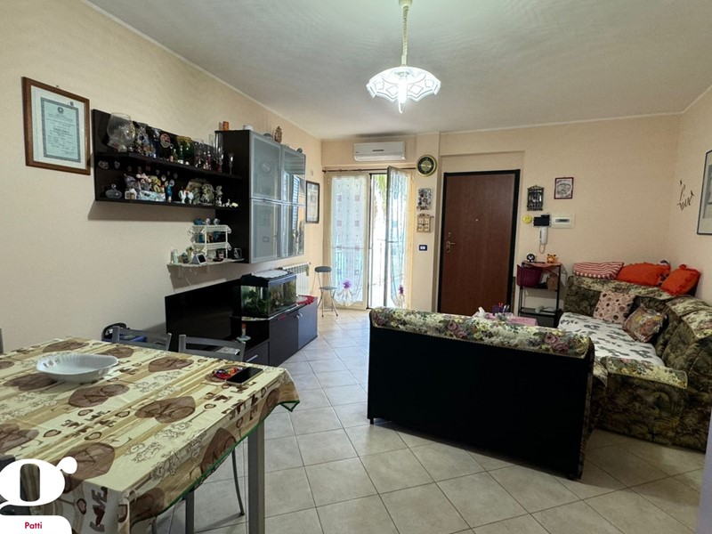 Trilocale in Vendita a Patti, 130'000€, 75 m², arredato