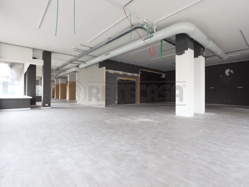 Immobile commerciale in Vendita a Vicenza, 600'000€, 597 m²