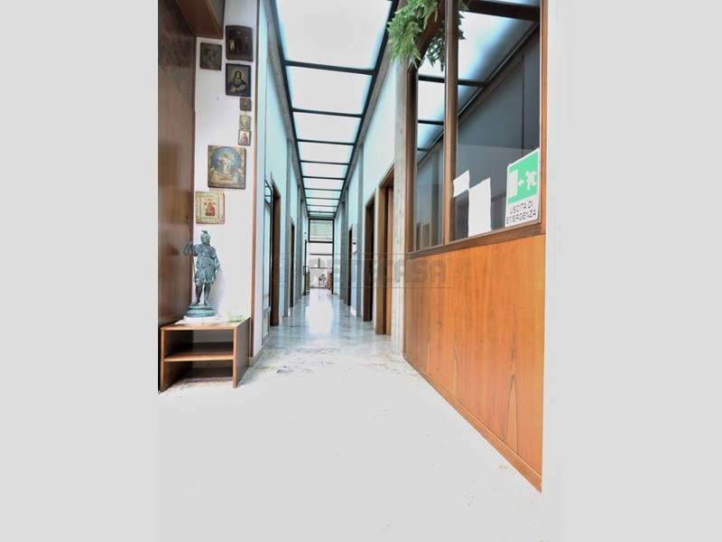 Immobile commerciale in Vendita a Torri di Quartesolo, 650'000&euro;, 813 m²