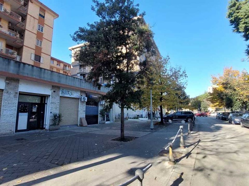 Immobile commerciale in Vendita a Salerno, 79'000&euro;, 40 m²