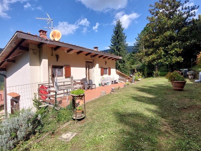 Rustico in Vendita a Londa, zona Londa, 155'000€, 135 m²