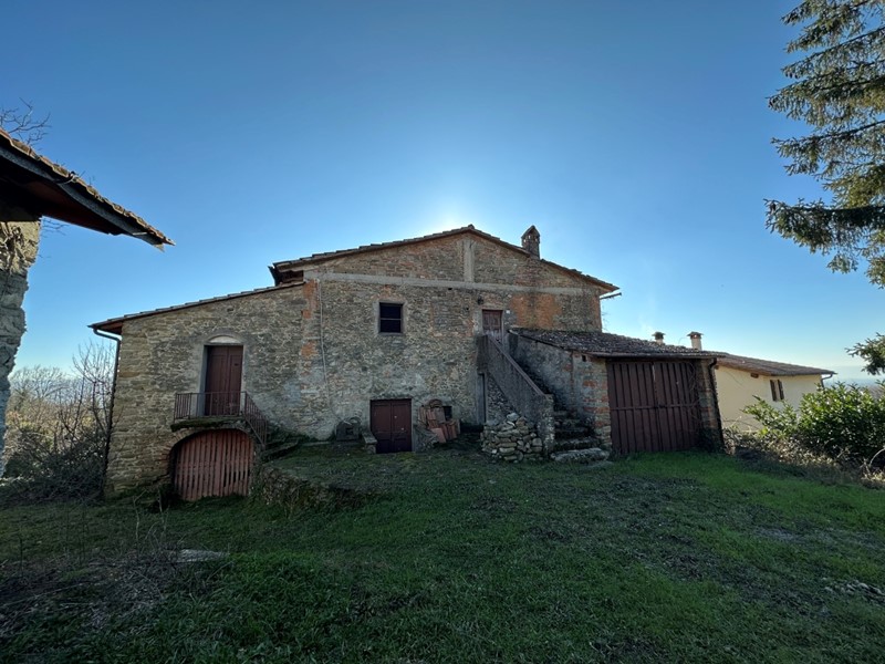Casale in Vendita a Vicchio, 265'000€, 500 m², con Box