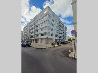 Quadrilocale in Vendita a Lecce, zona CENTRO, 165'000€, 110 m², con Box