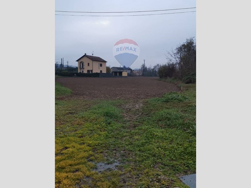 Terreno edificabile in Vendita a Robecco Pavese, 39'000€, 1533 m²