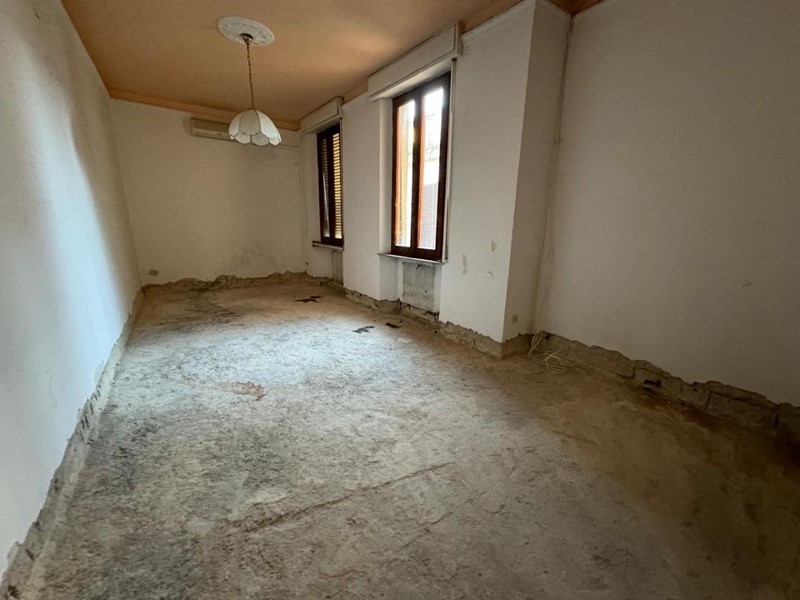 Appartamento in Vendita a Pontedera, 107'000€, 95 m²