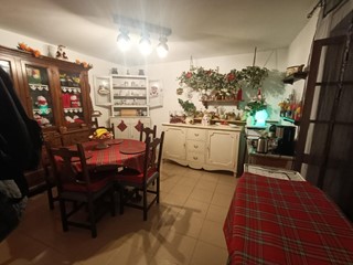 Casa Semi Indipendente in Vendita a Carrara, zona Bergiola Foscalina, 100'000€, 120 m²