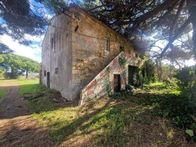 Casale in Vendita a Rosignano Marittimo, zona Vada, 400'000€, 400 m²