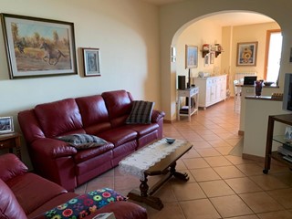 Villetta a schiera in Vendita a Carmignano, zona Bacchereto, 328'000€, 140 m², con Box