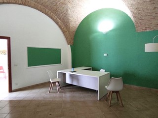 Ufficio in Affitto a San Severo, 1'000&euro;, 120 m², arredato