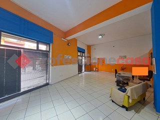 Negozio in Vendita a Boscoreale, 165'000€, 140 m²