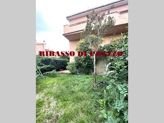 Villa in Vendita a Cerveteri, 225'000€, 140 m²