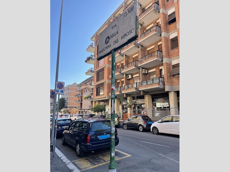 Negozio in Vendita a Roma, 215'000€, 130 m²