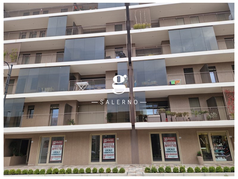 Negozio in Affitto a Pontecagnano Faiano, 1'500€, 87 m²