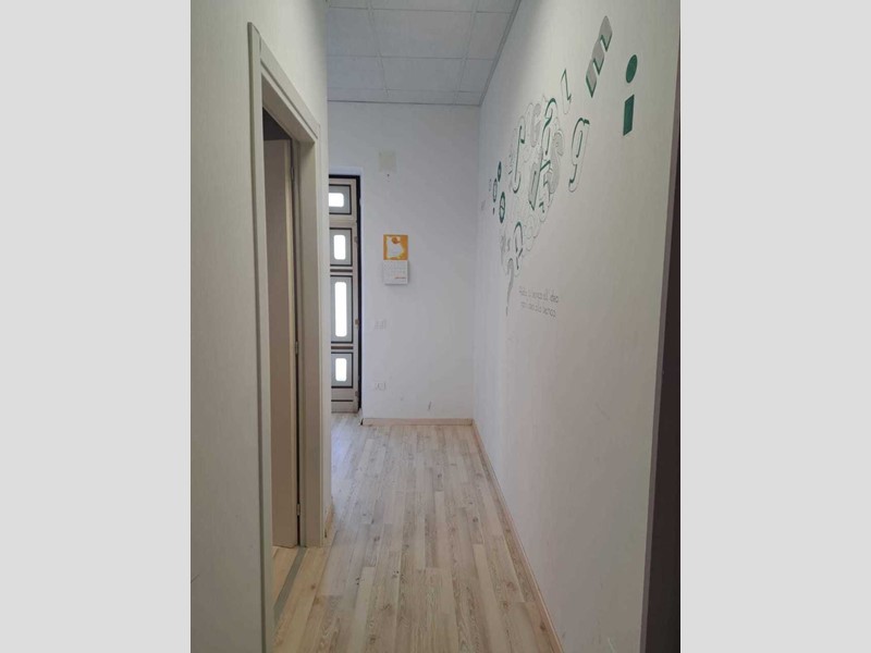 Ufficio in Affitto a Lanciano, 500&euro;, 74 m², arredato