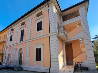 Ufficio in Affitto a Lanciano, 500&euro;, 74 m², arredato