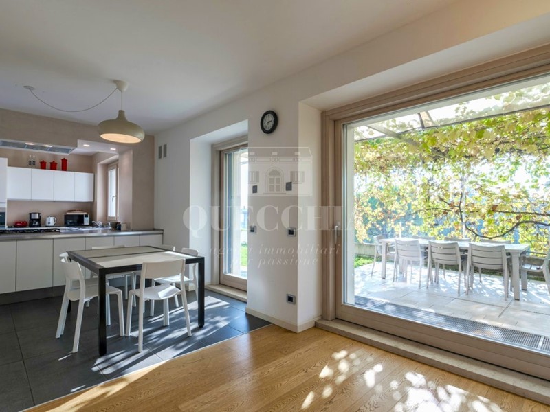 Casa Indipendente in Vendita a Padenghe sul Garda, 1'290'000€, 450 m²