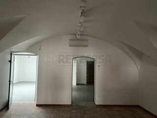 Immobile commerciale in Affitto a Bassano del Grappa, zona C. Storico, 1'700€, 100 m²