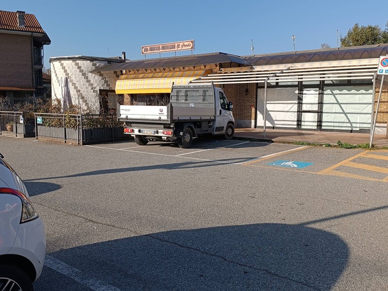 Attività commerciale in Vendita a San Francesco al Campo, 195'000€, 205 m²