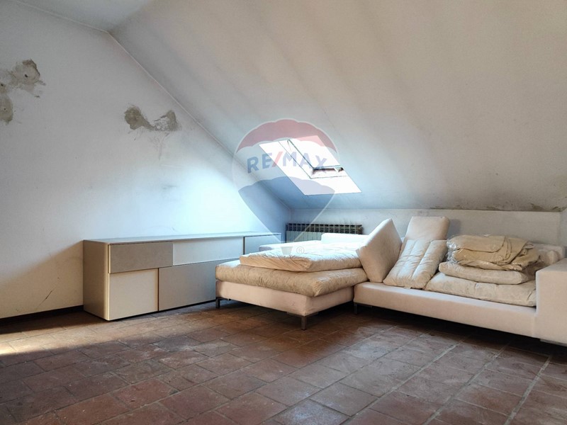 Quadrilocale in Vendita a Esine, zona Plemo, 49'000€, 100 m²