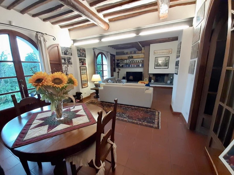 Villa in Vendita a San Giuliano Terme, zona Rigoli, 650'000€, 390 m², con Box