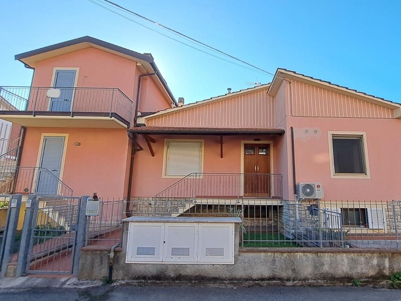 Casa Indipendente in Vendita a Rosignano Marittimo, zona Rosignano Solvay, 290'000€, 130 m²