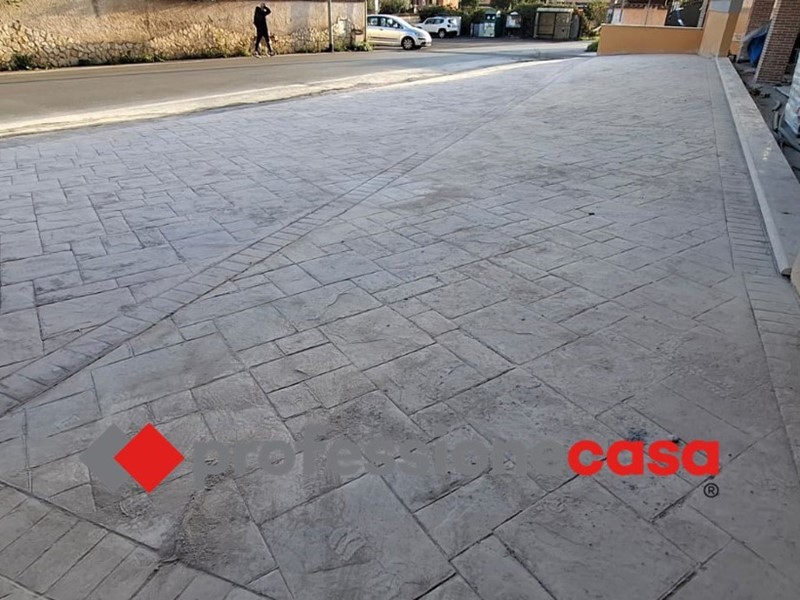 Negozio in Vendita a Pomezia, 250'000€, 80 m²