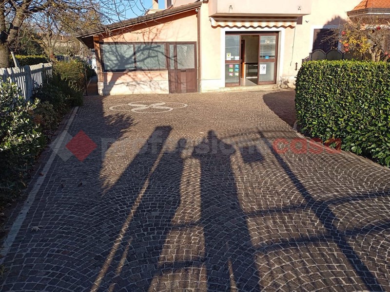 Negozio in Affitto a Frosinone, 690€, 70 m²