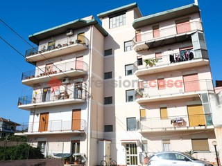 Trilocale in Vendita a Barcellona Pozzo di Gotto, 45'000€, 108 m²