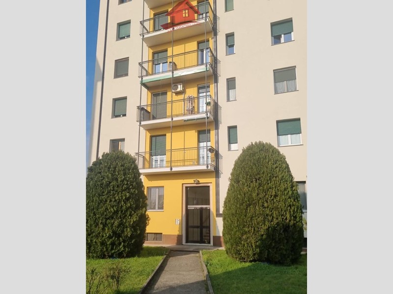 Bilocale in Vendita a Gessate, 140'000€, 85 m², arredato